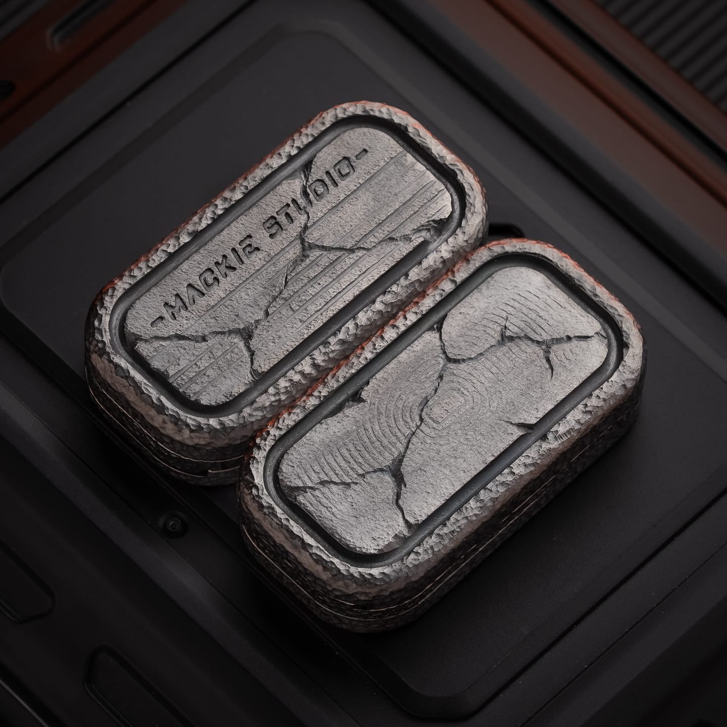 MACKIE Fidget Slider CP3 Stainless Steel-hammered engraving (custom version)